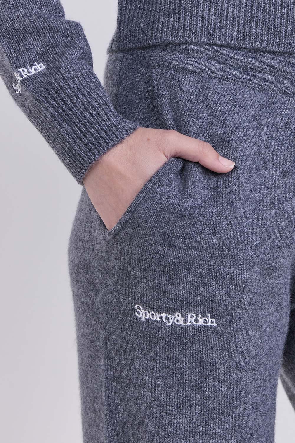 תמונת תקריב דוגמן של מכנסי ג'וגר יאנקיז