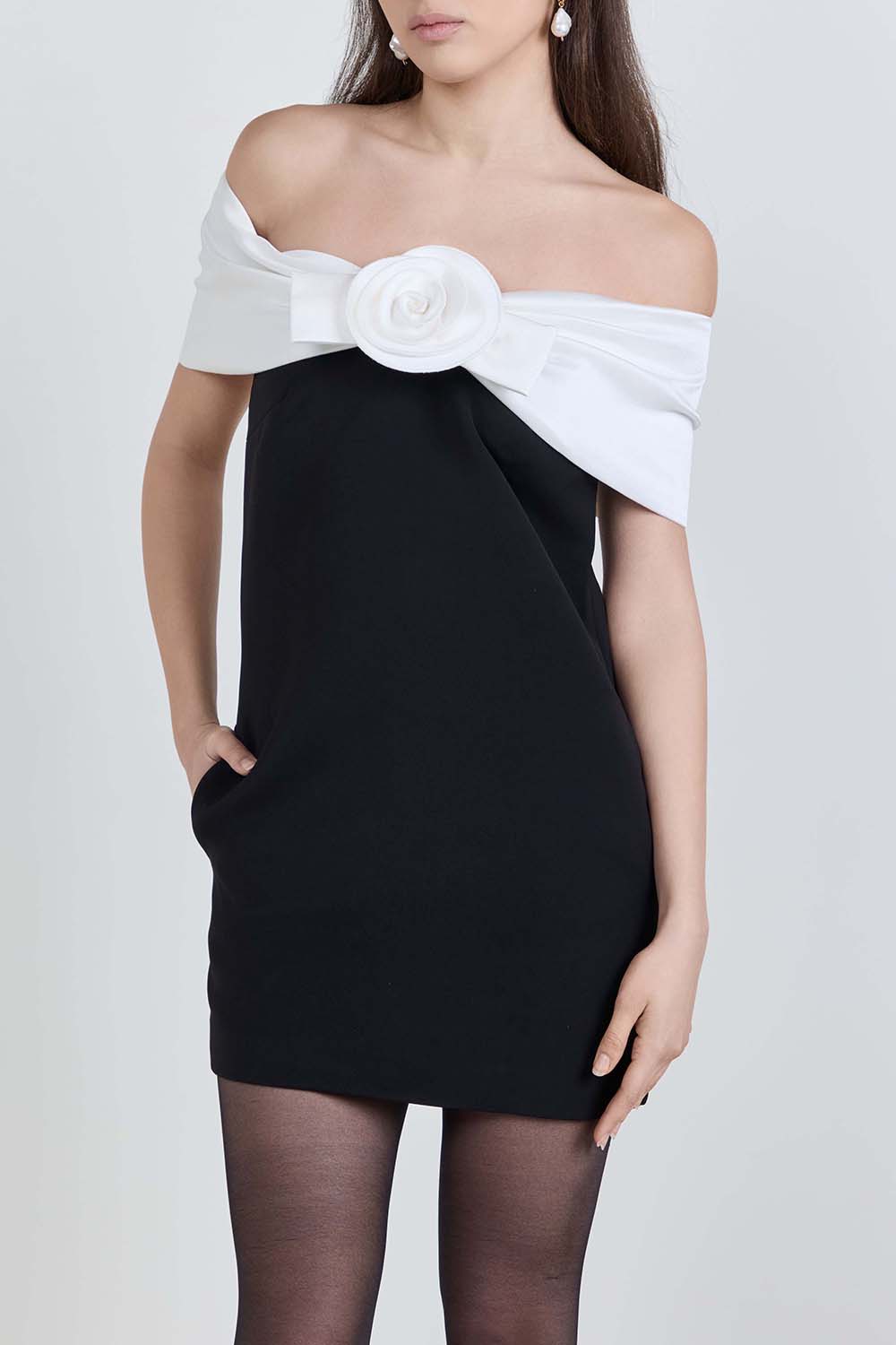 תמונת דוגמן קידמית של שמלת מיני