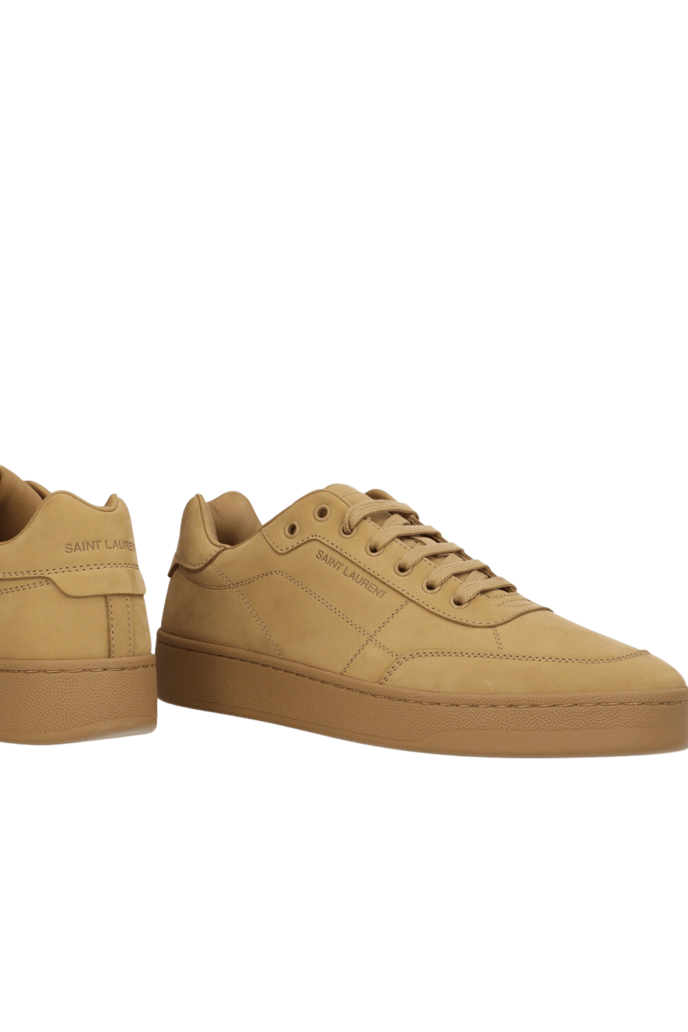 תמונת תקריב של נעלי סניקרס