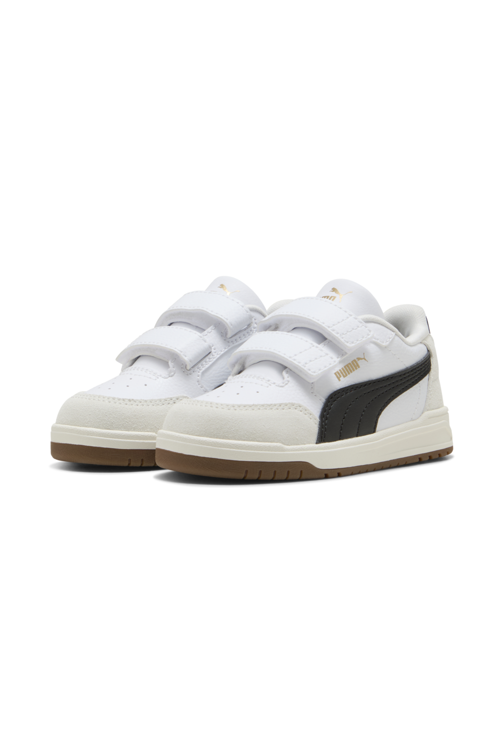 תמונת תקריב של נעלי סניקרס