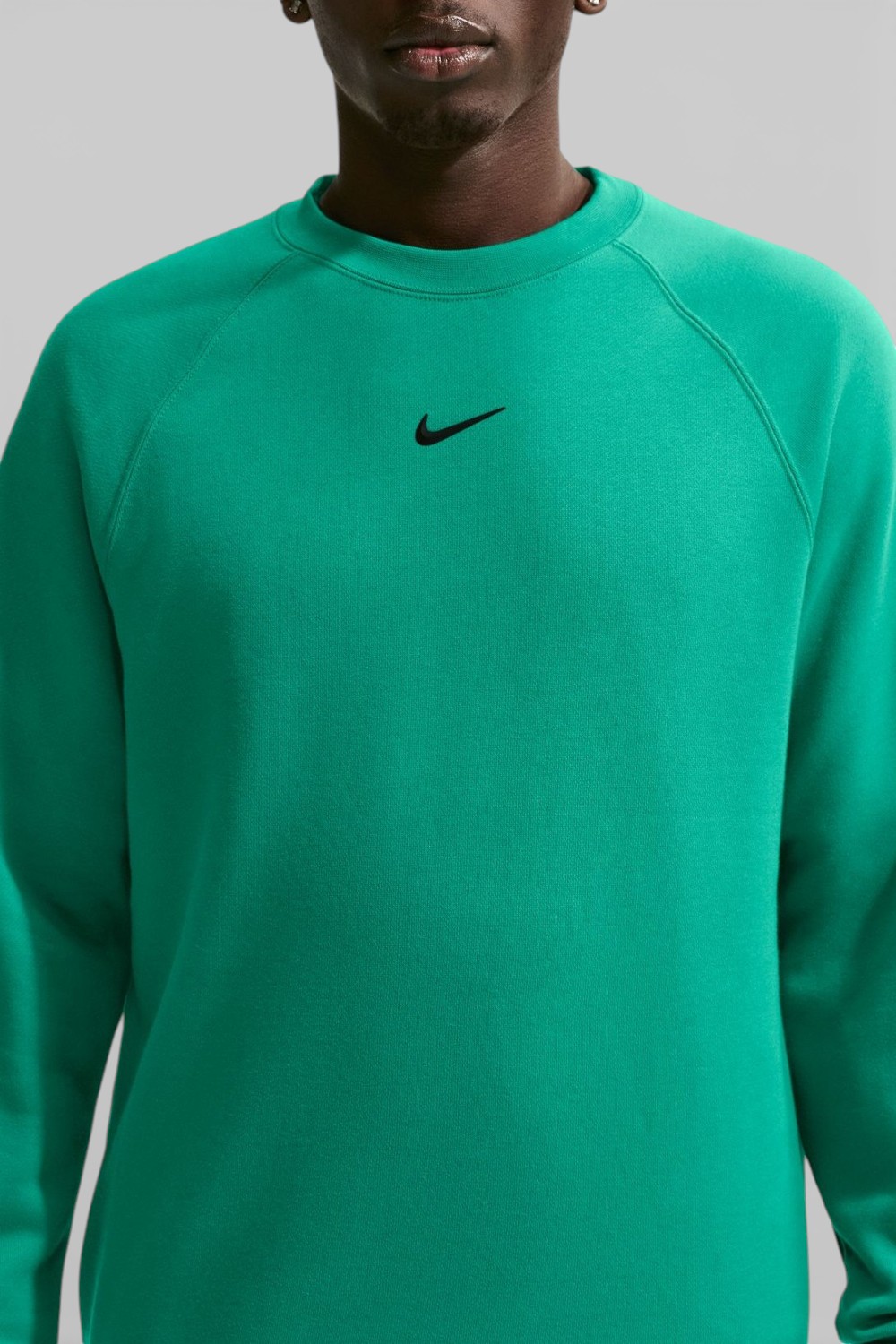 תמונת דוגמן קידמית של סווטשירט נייקי X נוקטה