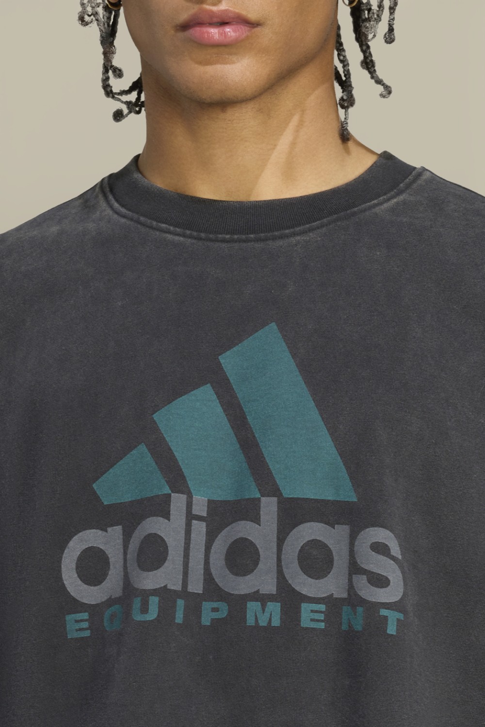 תמונת תקריב דוגמן של חולצת טי