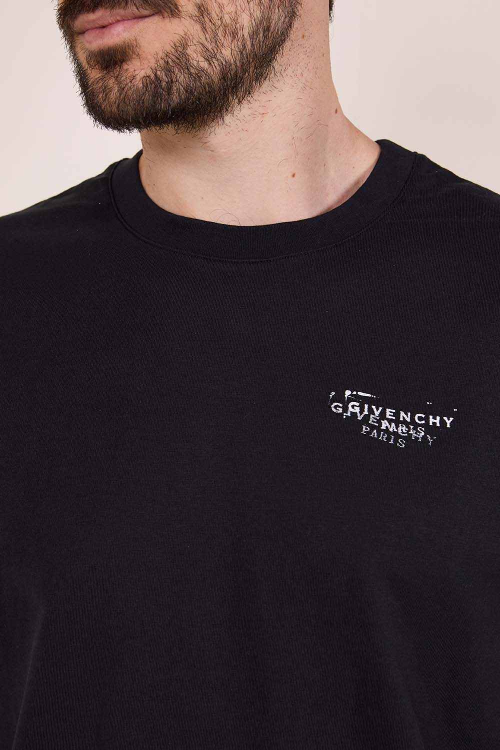 תמונת תקריב דוגמן של חולצת טי