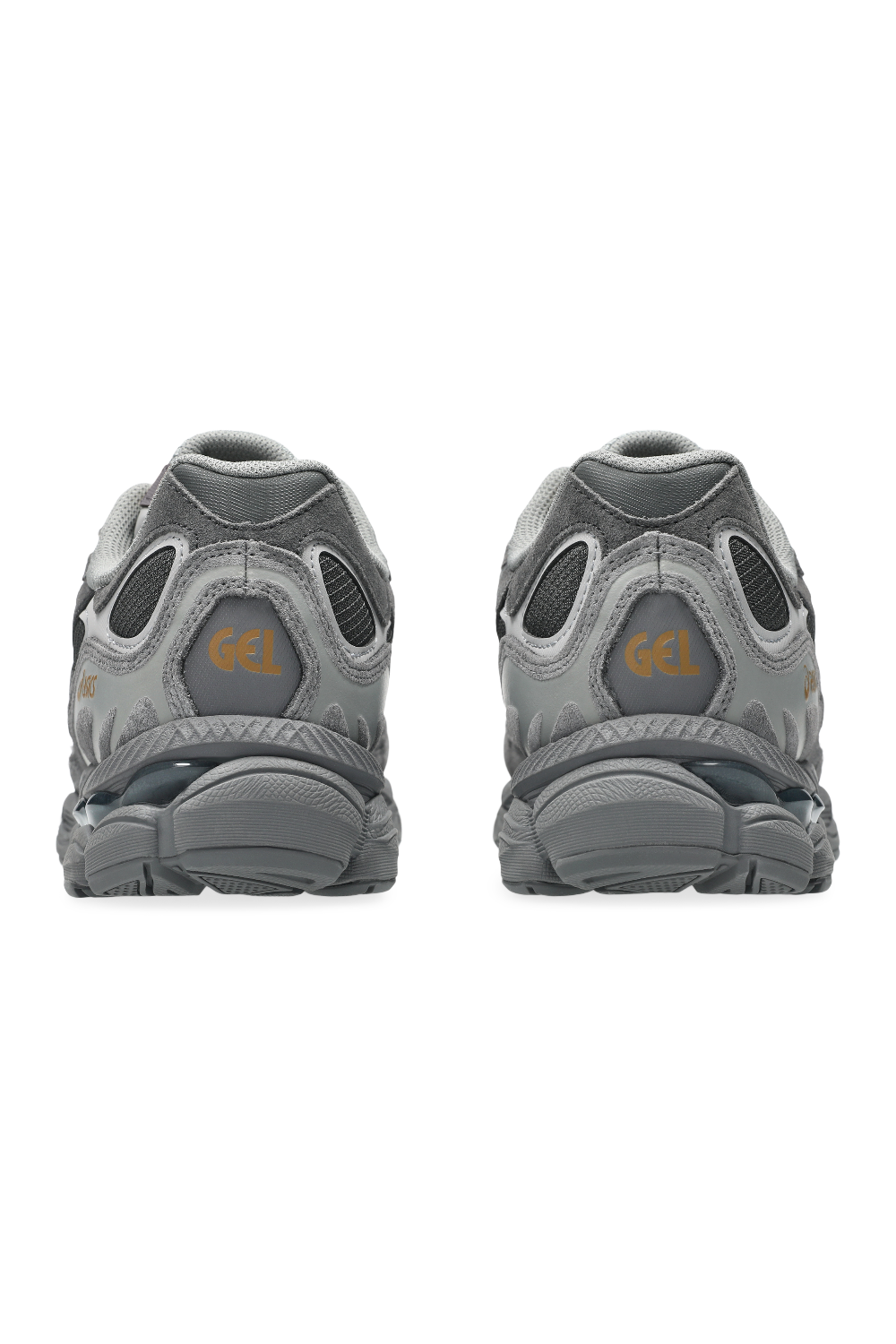 תמונת תקריב של נעלי סניקרס ג'ל ניו-יורק