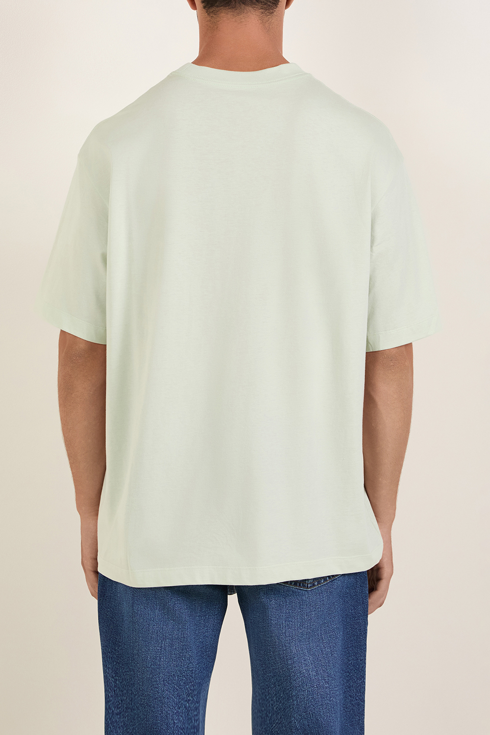 תמונת דוגמן אחורית של חולצת טי