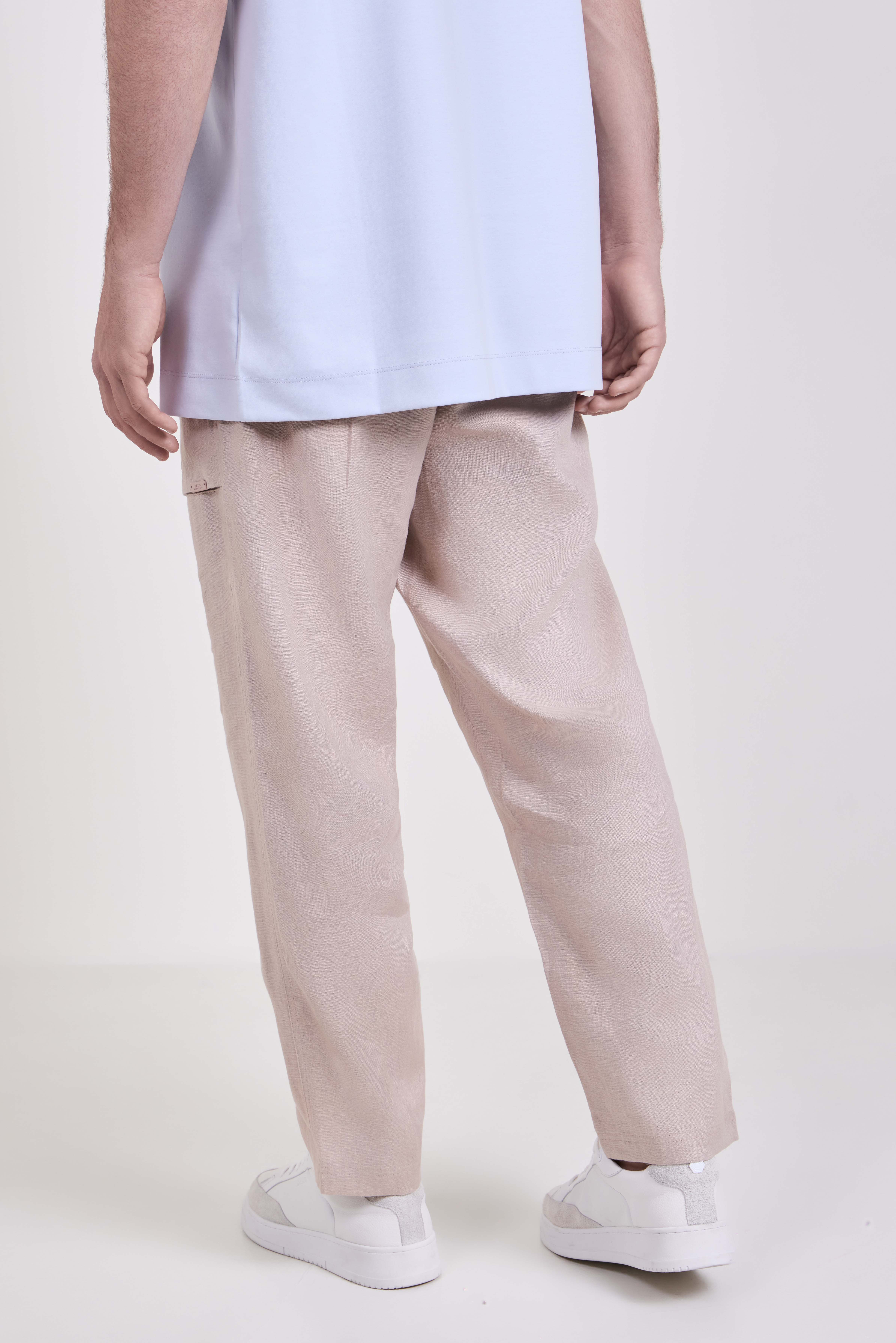 תמונת דוגמן אחורית של מכנסיים ארוכים מפשתן