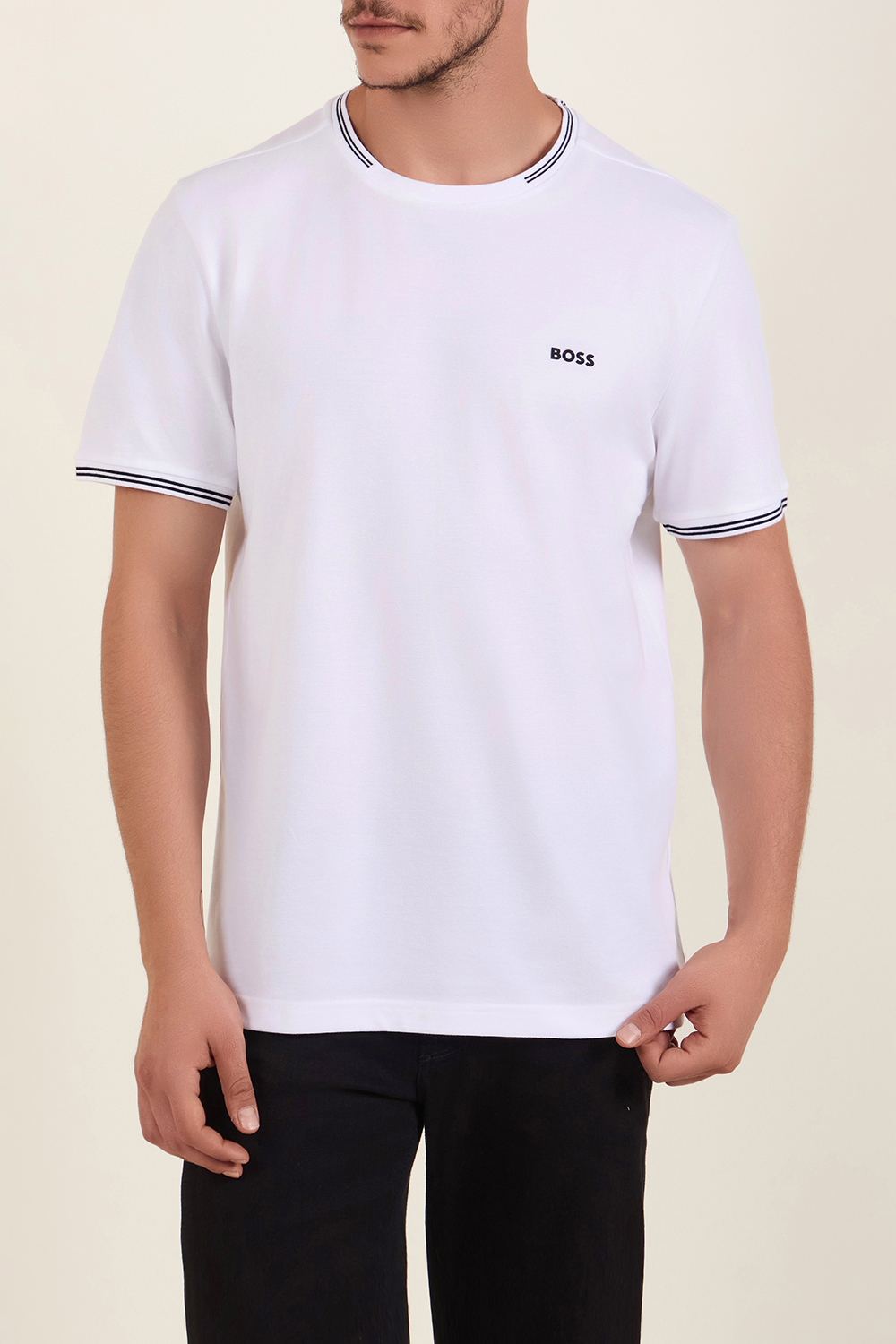 תמונת דוגמן קידמית של חולצת טי