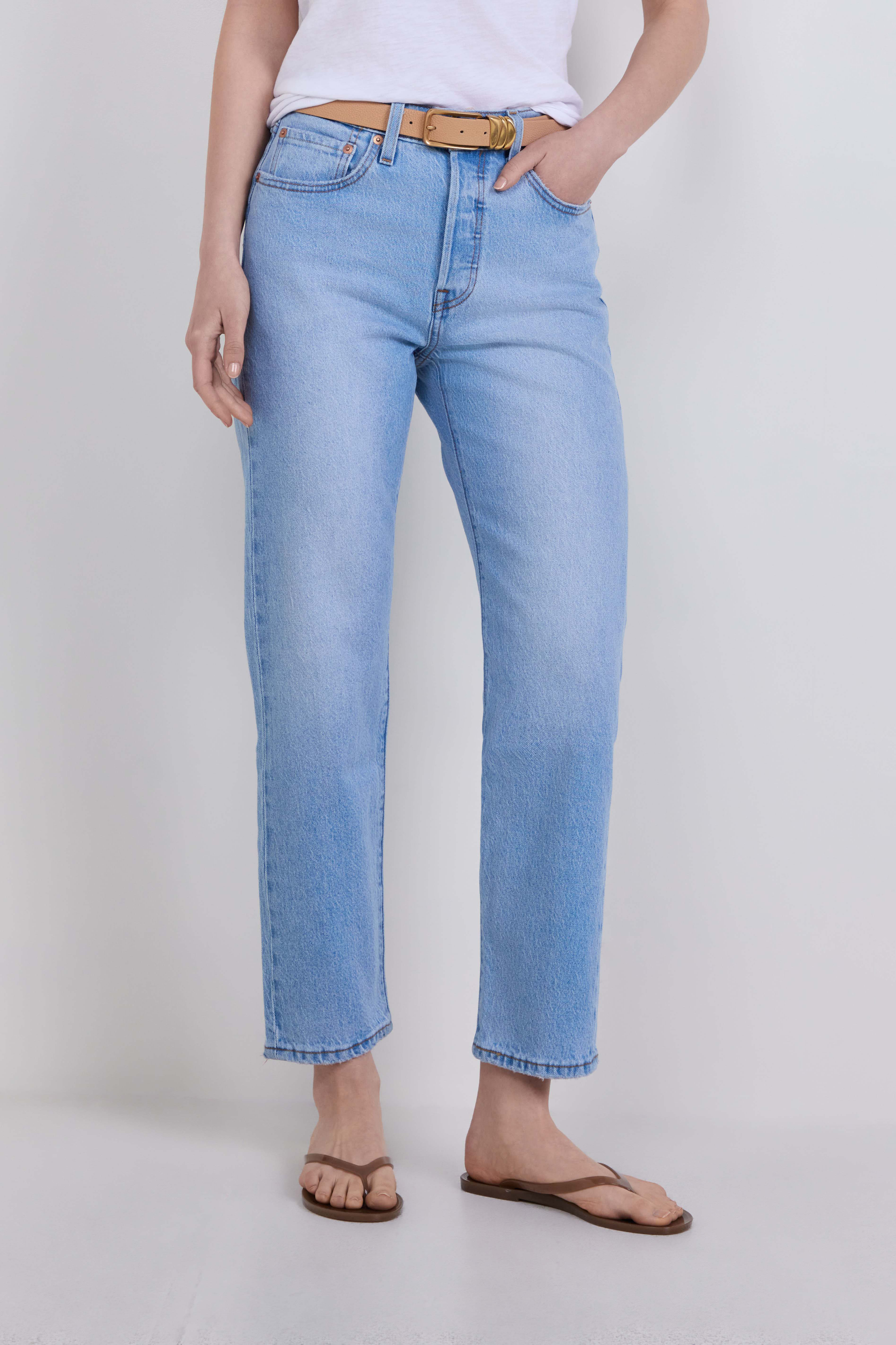 תמונת דוגמן קידמית של מכנסי ג'ינס קרופ 501