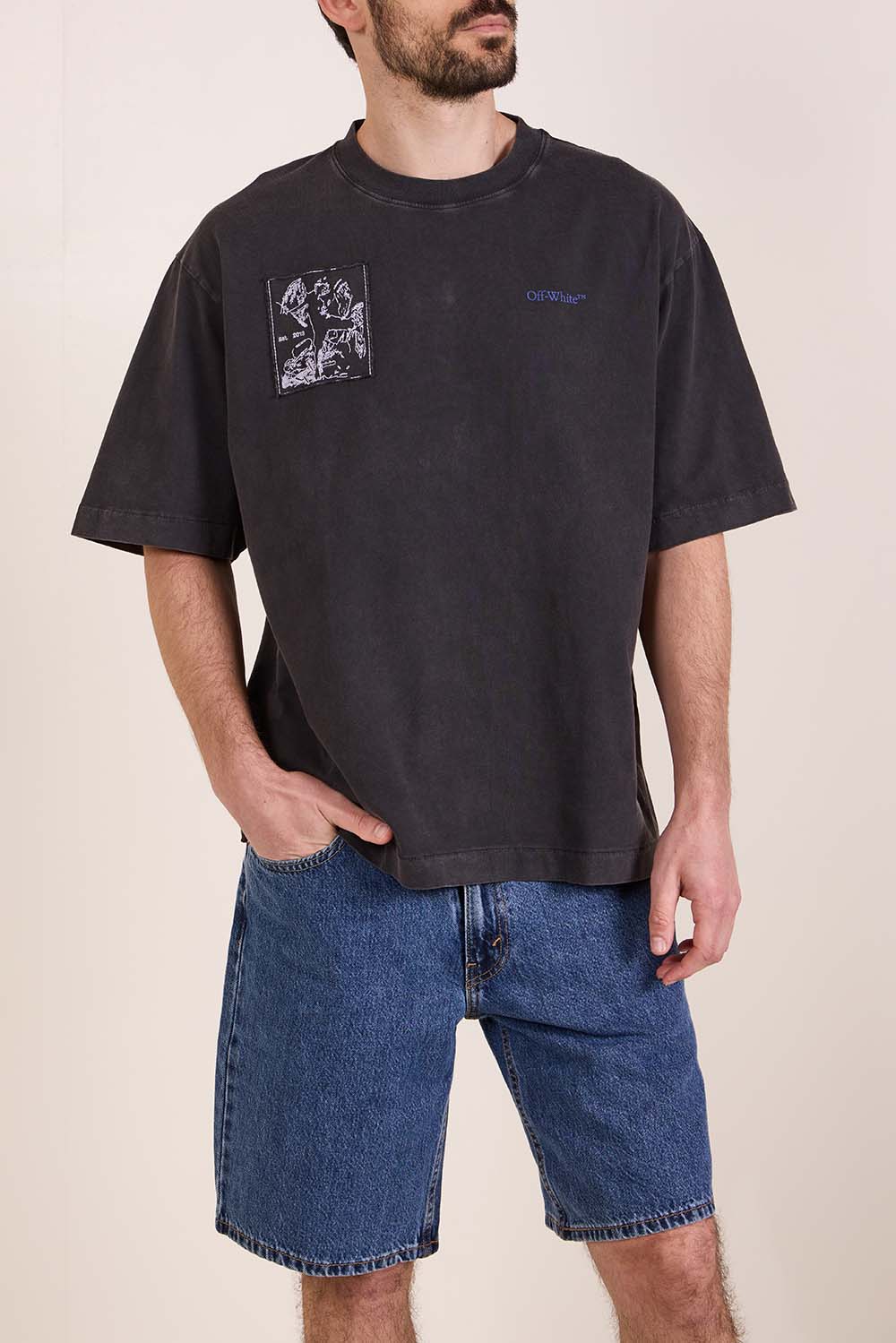 תמונת דוגמן קידמית של חולצת טי