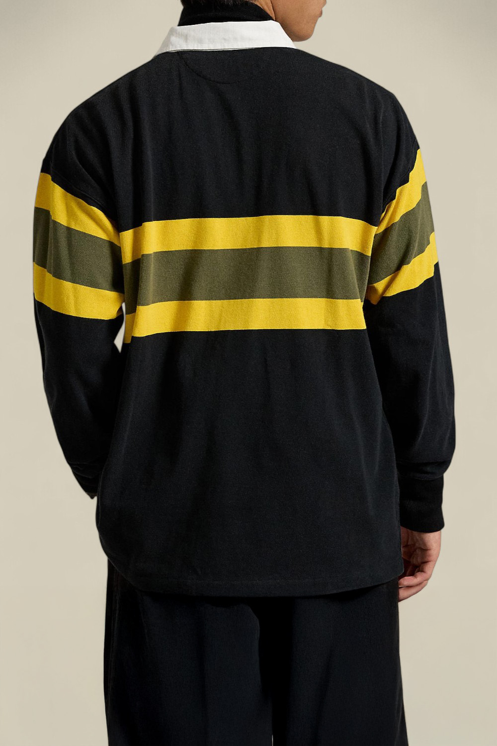 תמונת דוגמן אחורית של חולצת רוגבי