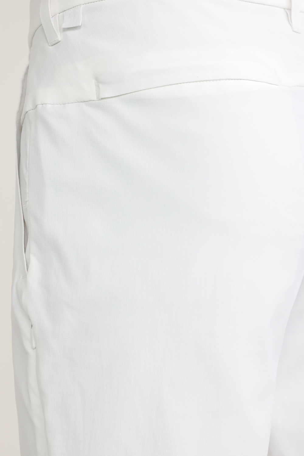 תמונת תקריב דוגמן של Commission Golf Short 10