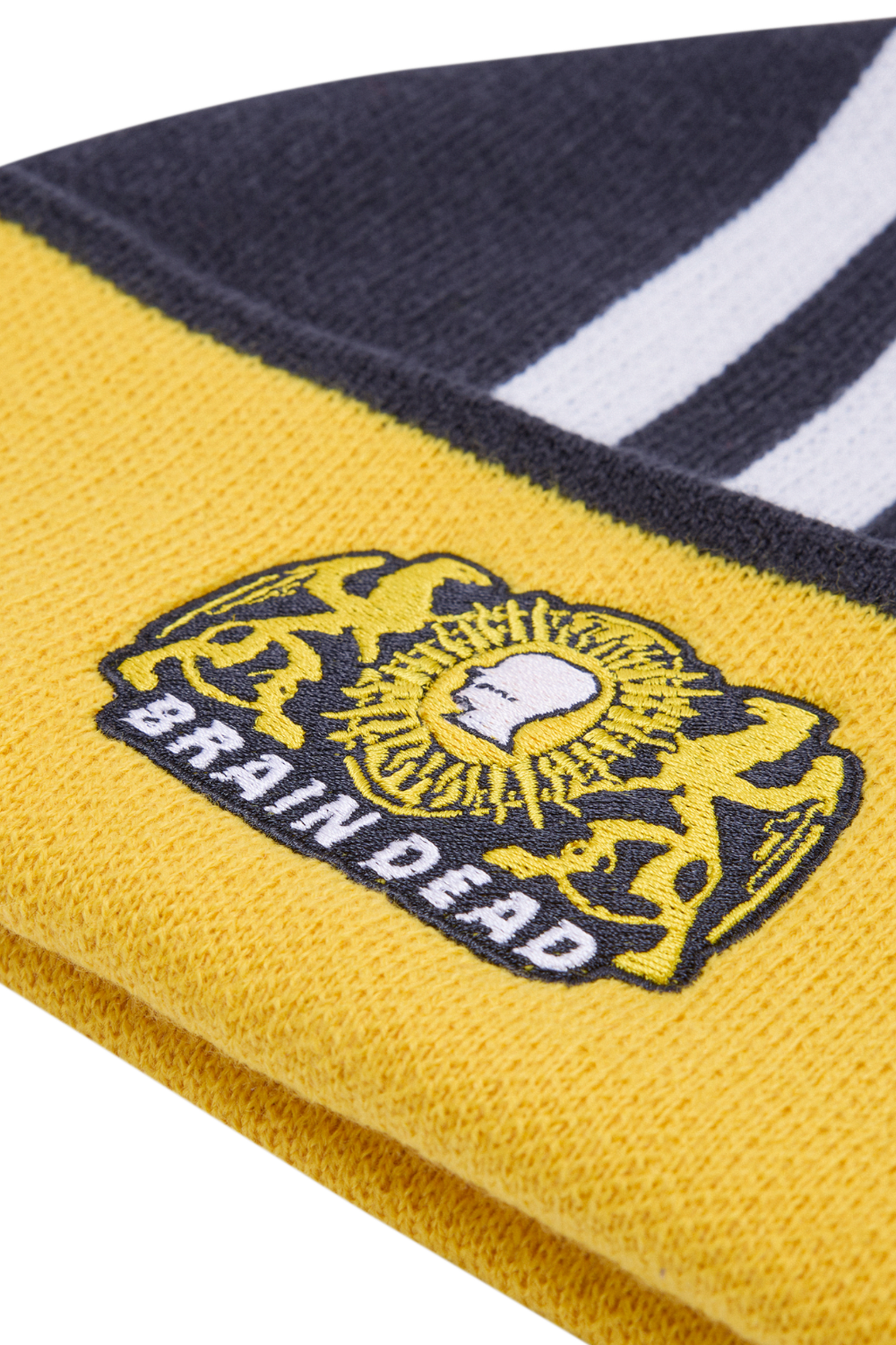 תמונת תקריב של אדידס X בריין-דד כובע גרב