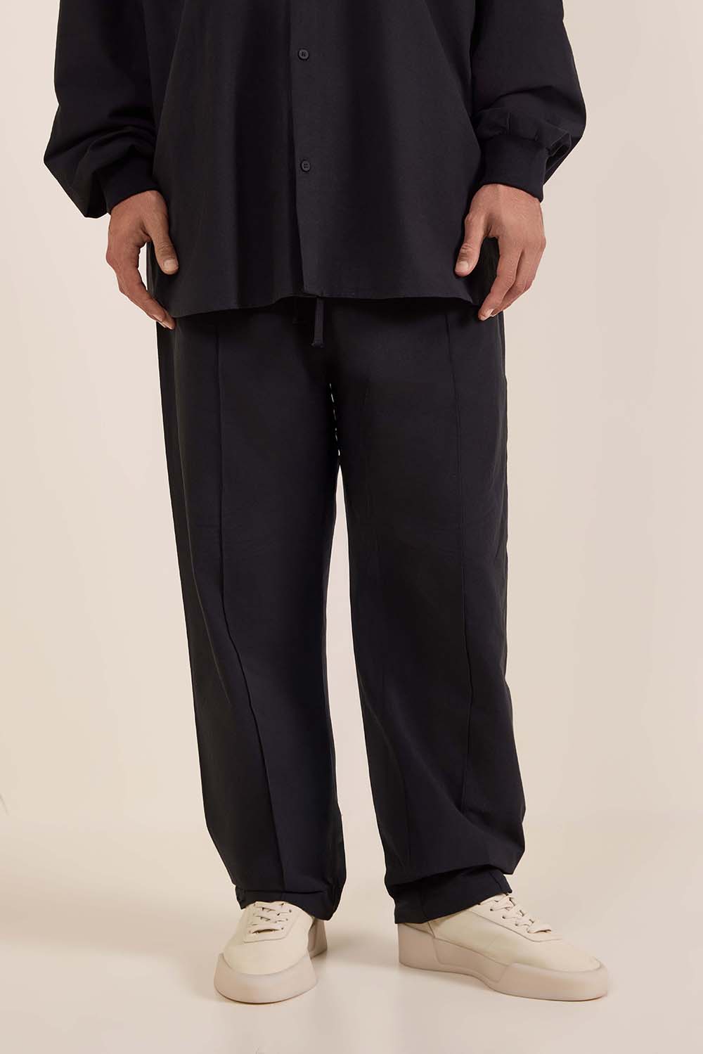 תמונת דוגמן קידמית של מכנסיים ארוכים משוחררים