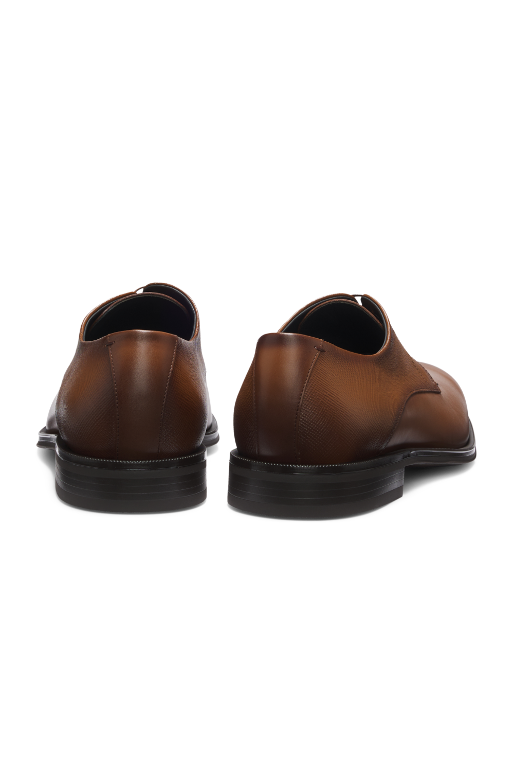 תמונת תקריב של נעלי דרבי אלגנטיות