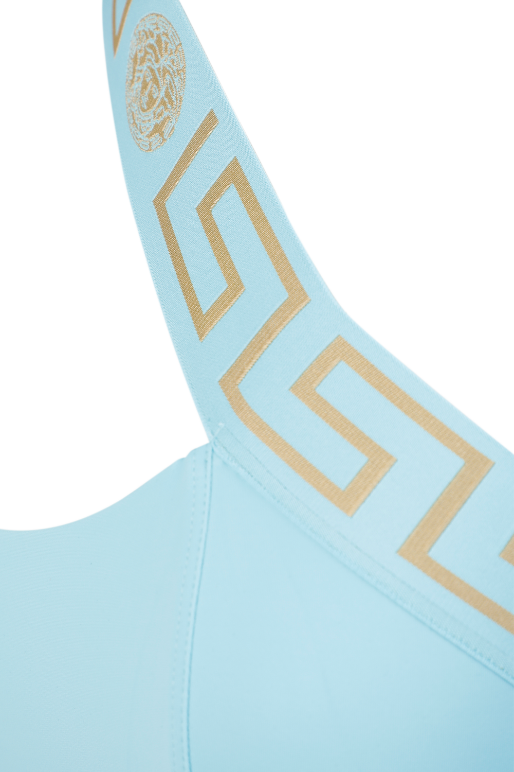 בגד ים שלם עם חיתוכים