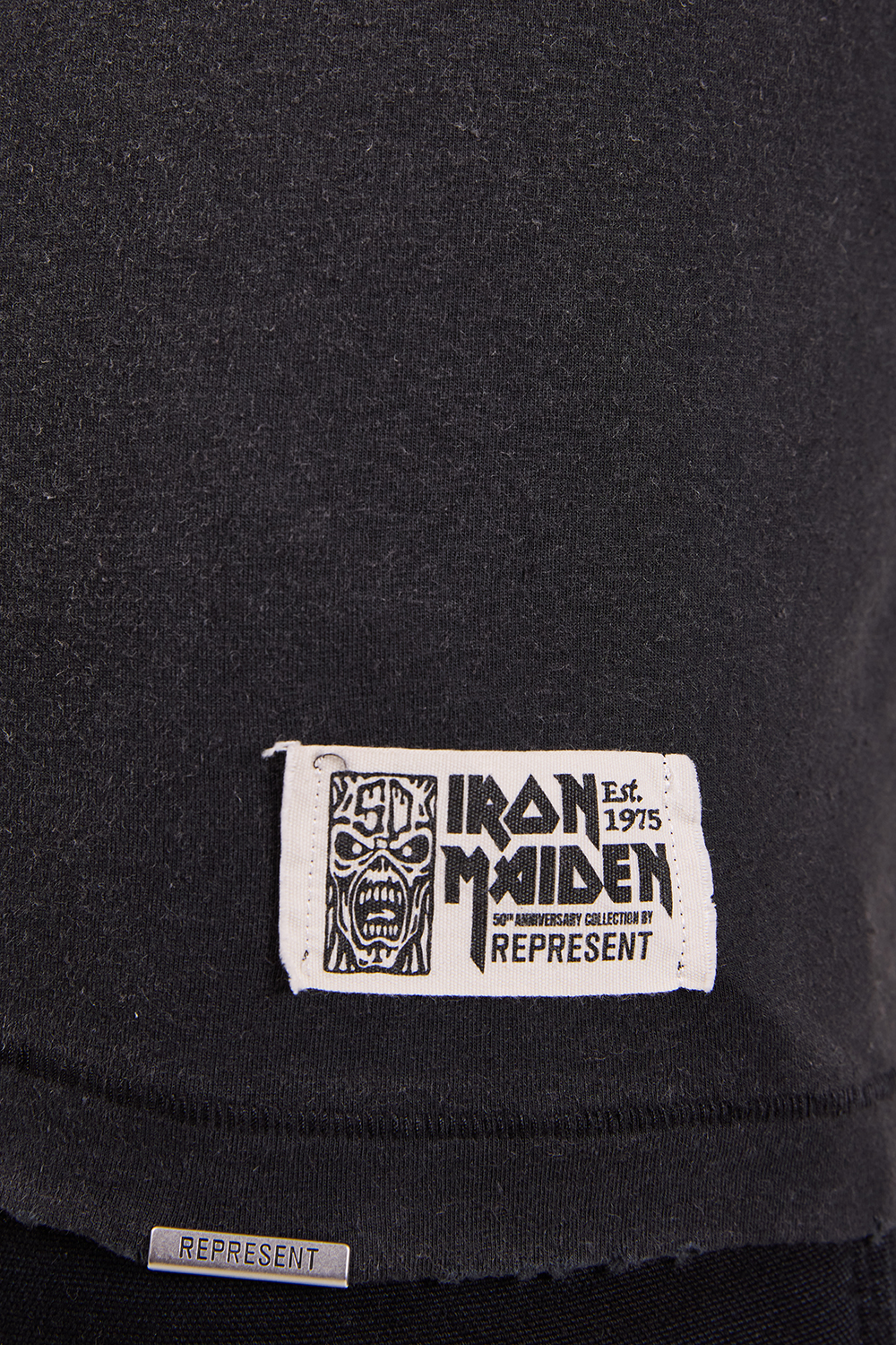 תמונת דוגמן אחורית של חולצת טי במהדורת 50 שנה לאיירון מיידן