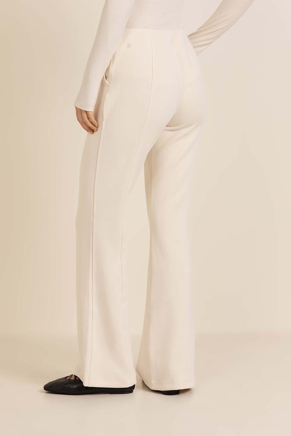 תמונת דוגמן אחורית של Brushed Softstreme MR Flared