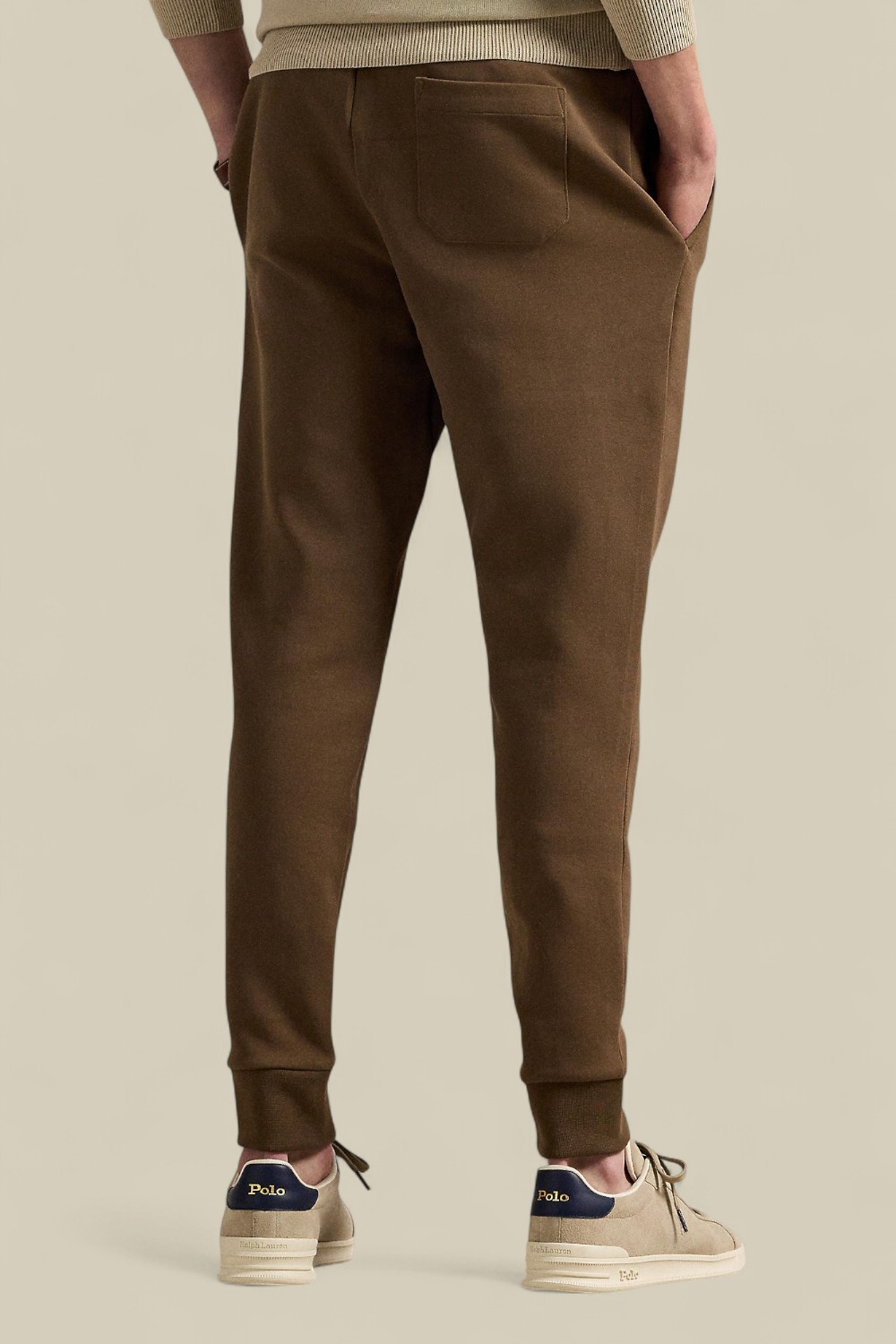 תמונת דוגמן אחורית של מכנסי ג'וג סלים פיט