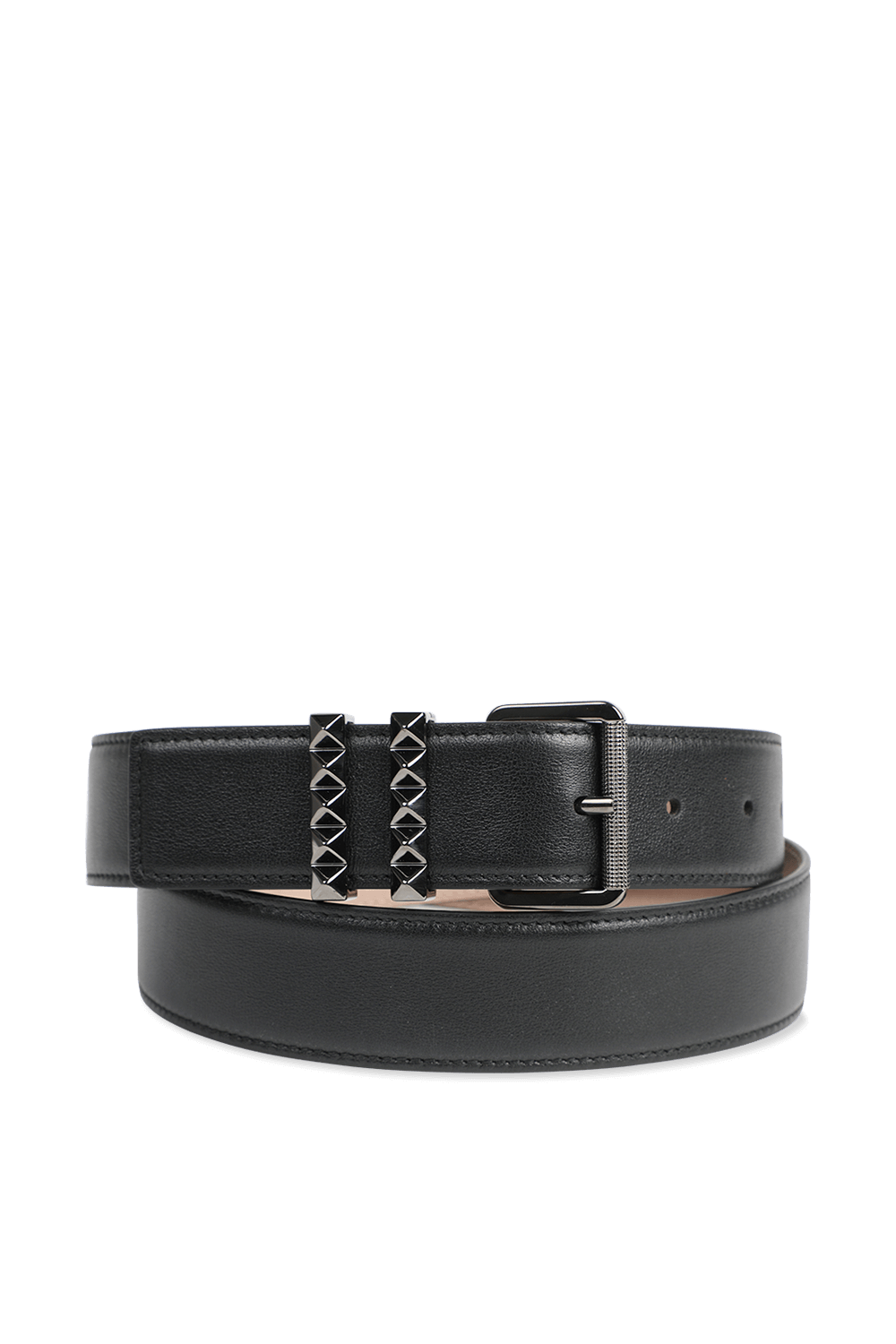 תמונת פנים של חגורה מעור עם ניטים בצבע שחור