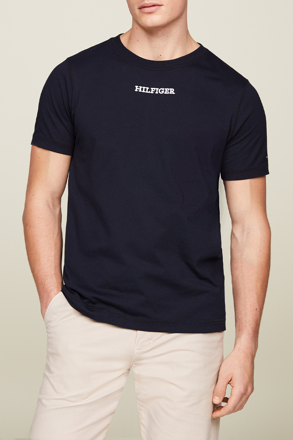 תמונת דוגמן קידמית של חולצת טי