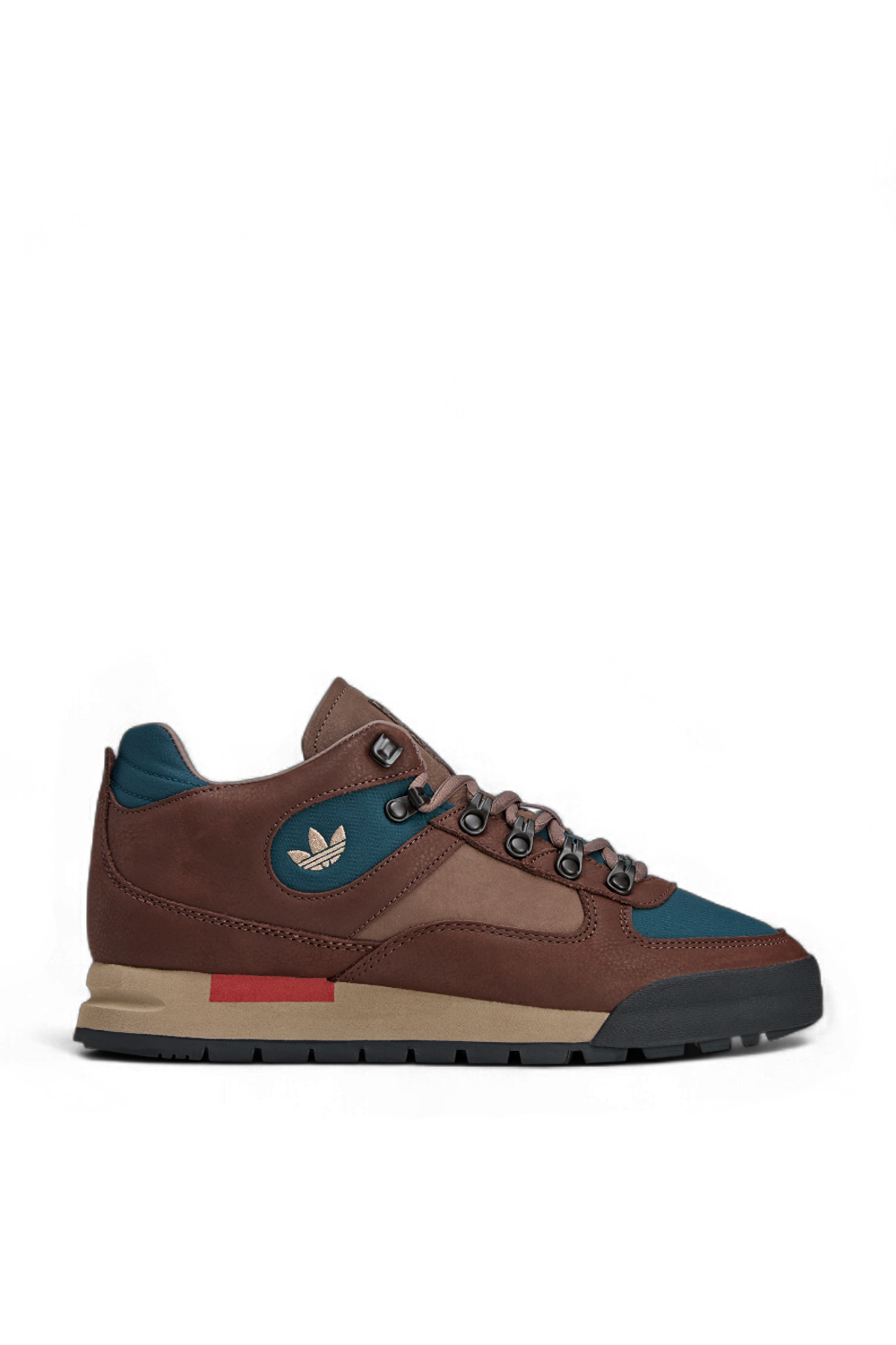 תמונה קידמית של נעלי סניקרס