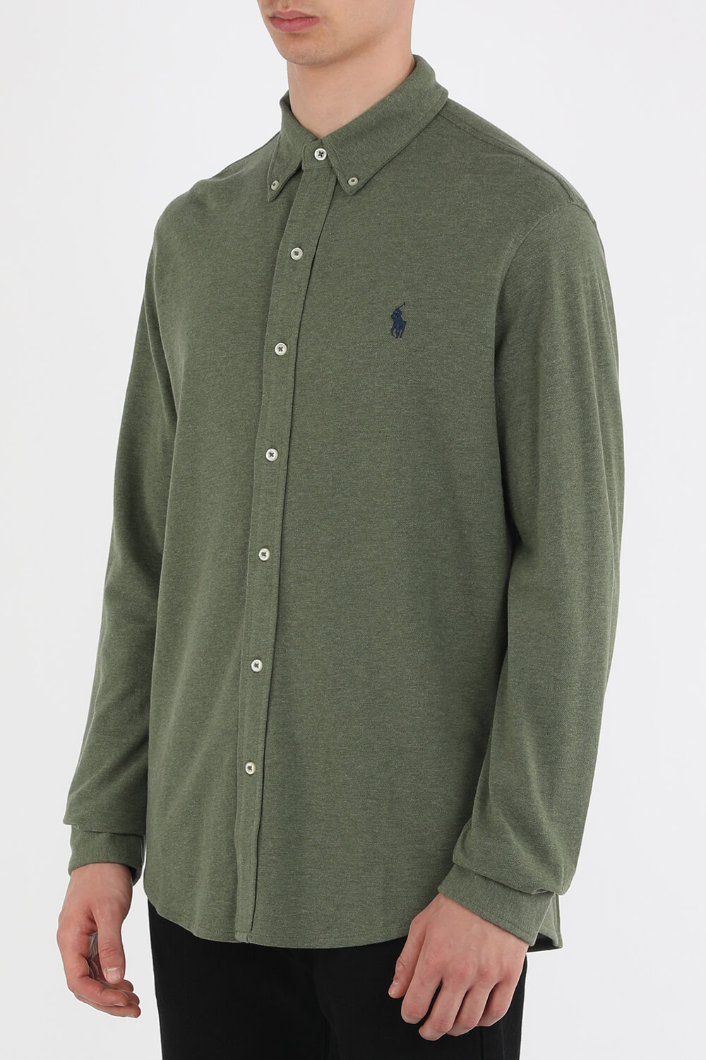 תמונת דוגמן קידמית של Classic Fit Shirt in Green