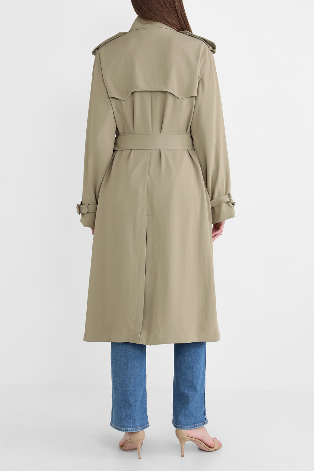 תמונת דוגמן אחורית של מעיל טרנץ' קלאסי