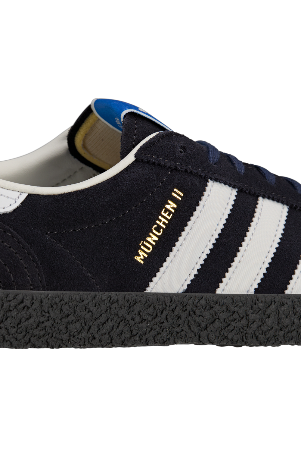 תמונת פנים של נעלי סניקרס