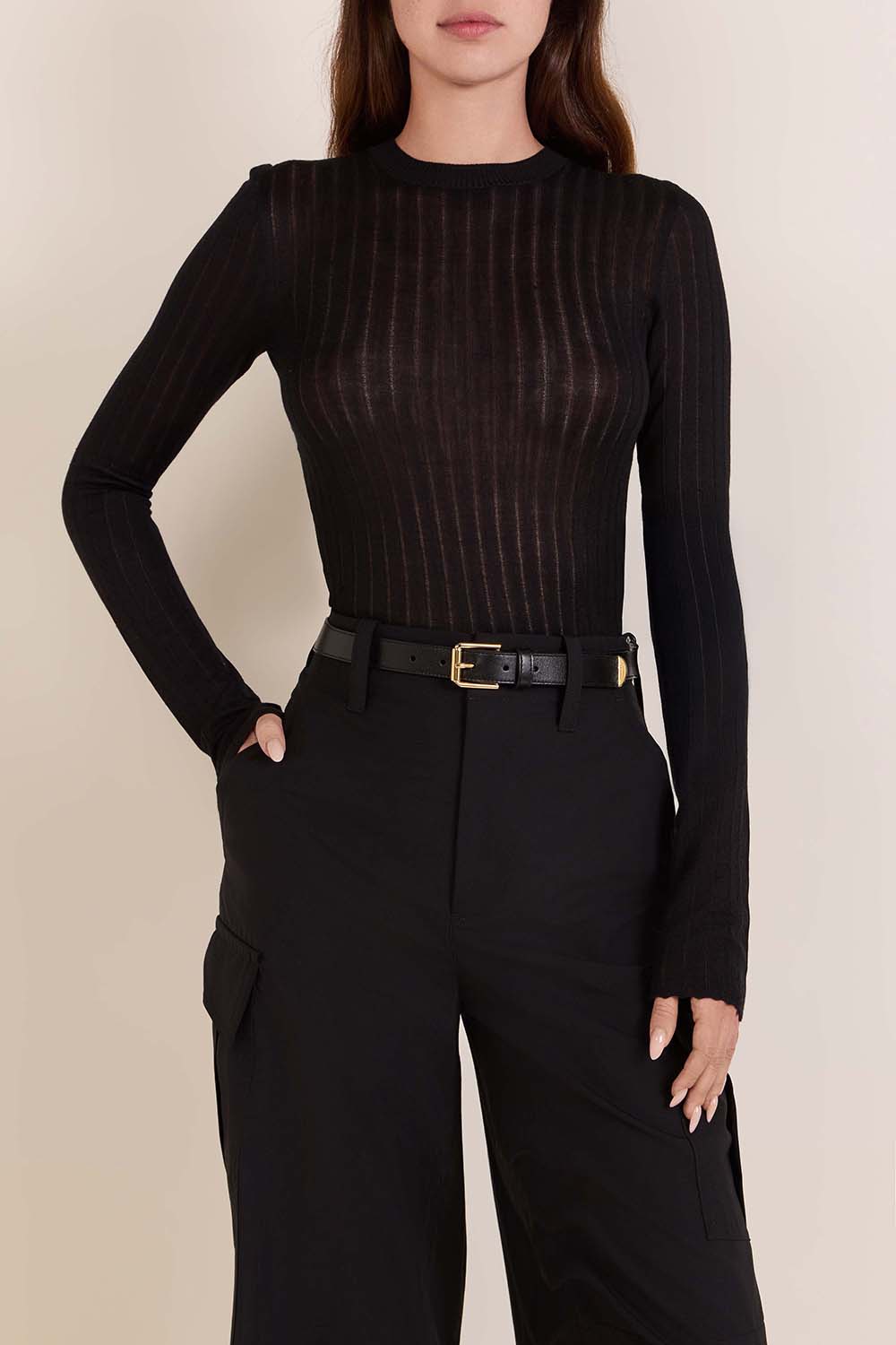 תמונת דוגמן קידמית של חולצת משי וקשמיר