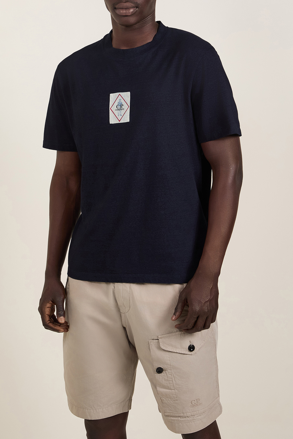 תמונת דוגמן קידמית של חולצת טי