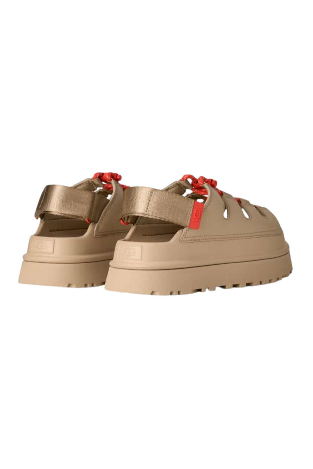 תמונת תקריב של סנדלי גולדן גלאו טוגל