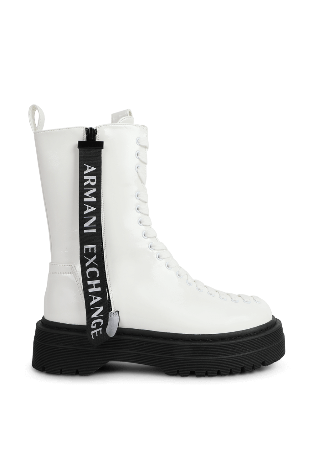 תמונה קידמית של מגפי קומבט גבוהים מעור טבעוני