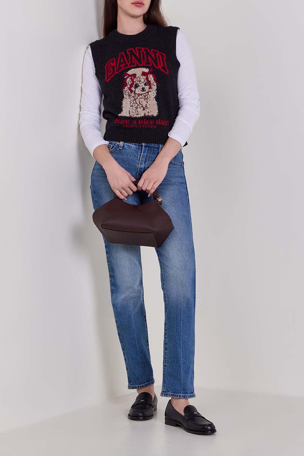 תמונת דוגמן קידמית של תיק בו סמול