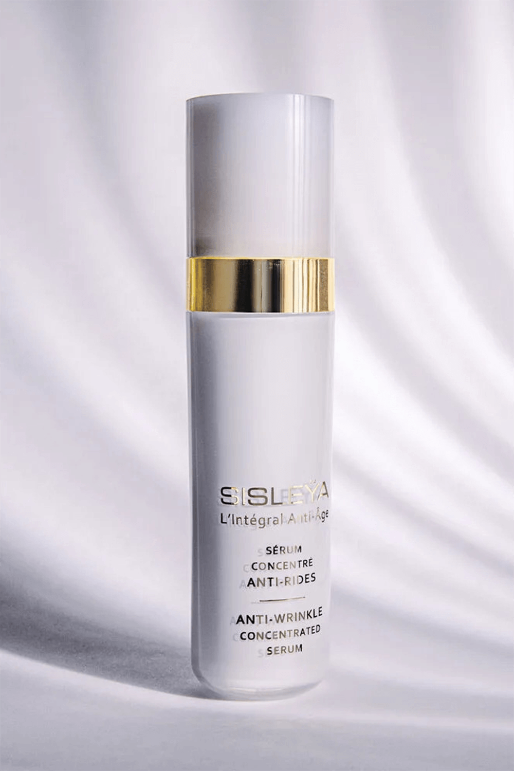 תמונת תקריב של סרום סיציליה למיצוק העור