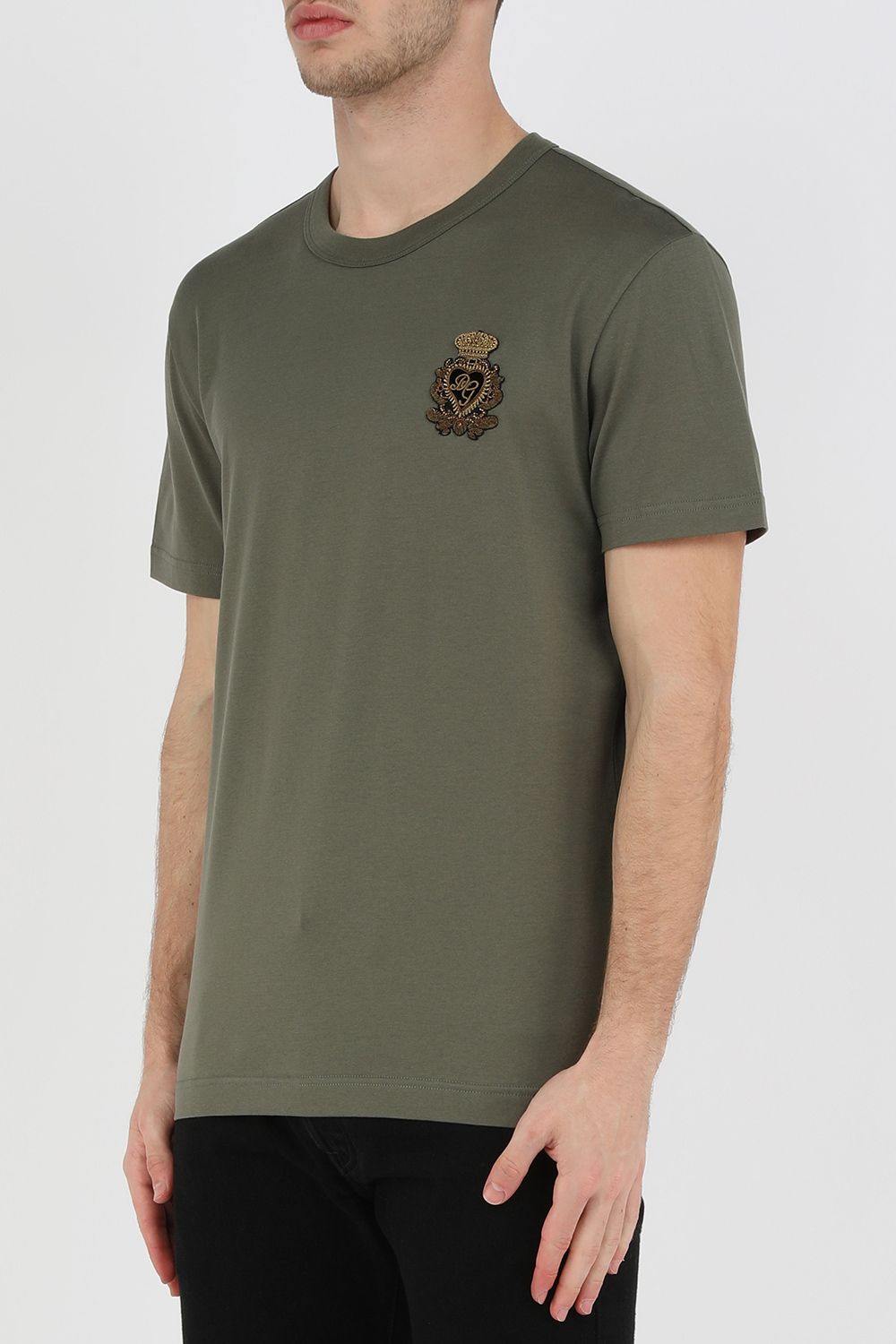 תמונת דוגמן קידמית של טי-שירט עם פאץ' כתר בגוון ירוק