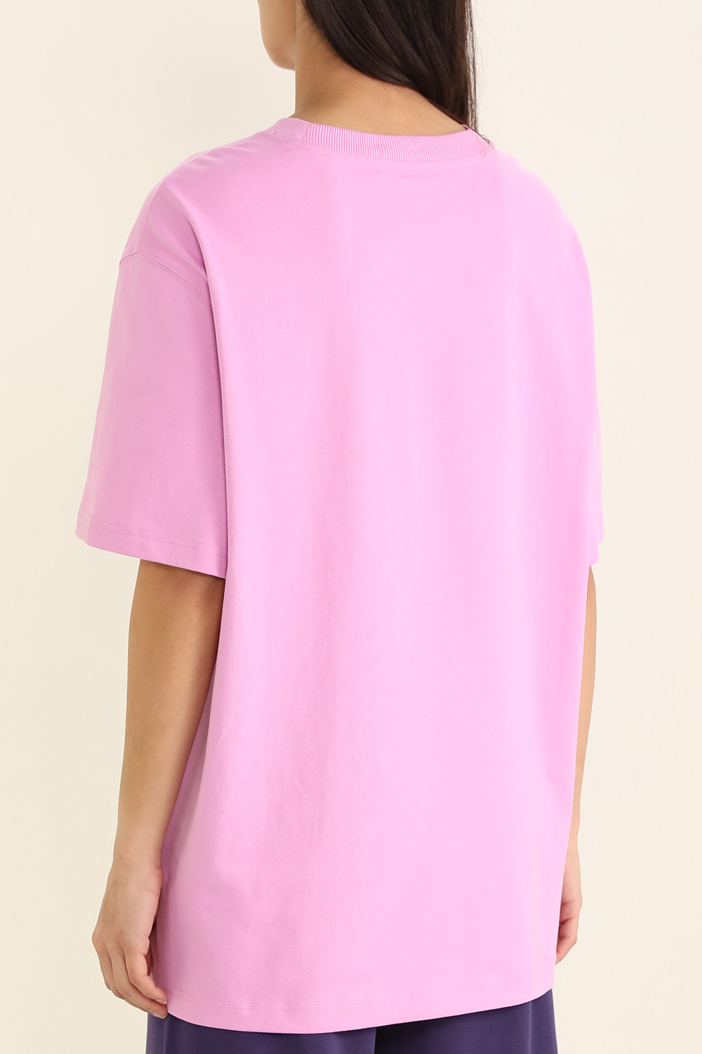 תמונת דוגמן אחורית של פומה X אמי חולצת טי מכותנה אורגנית