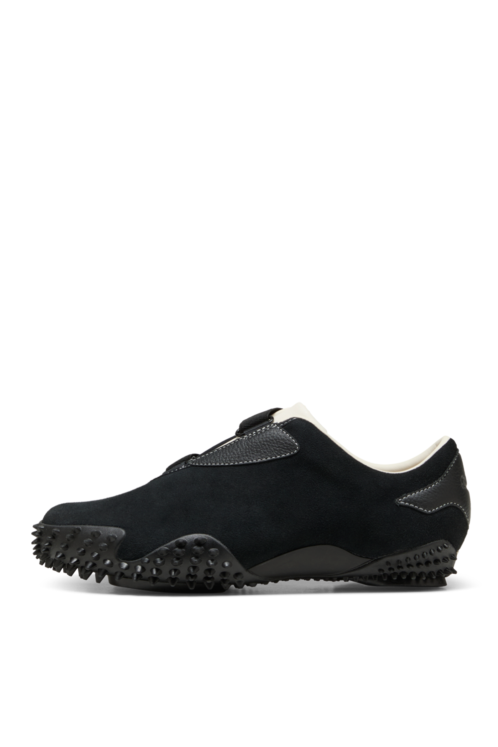 תמונה אחורית של נעלי סניקרס