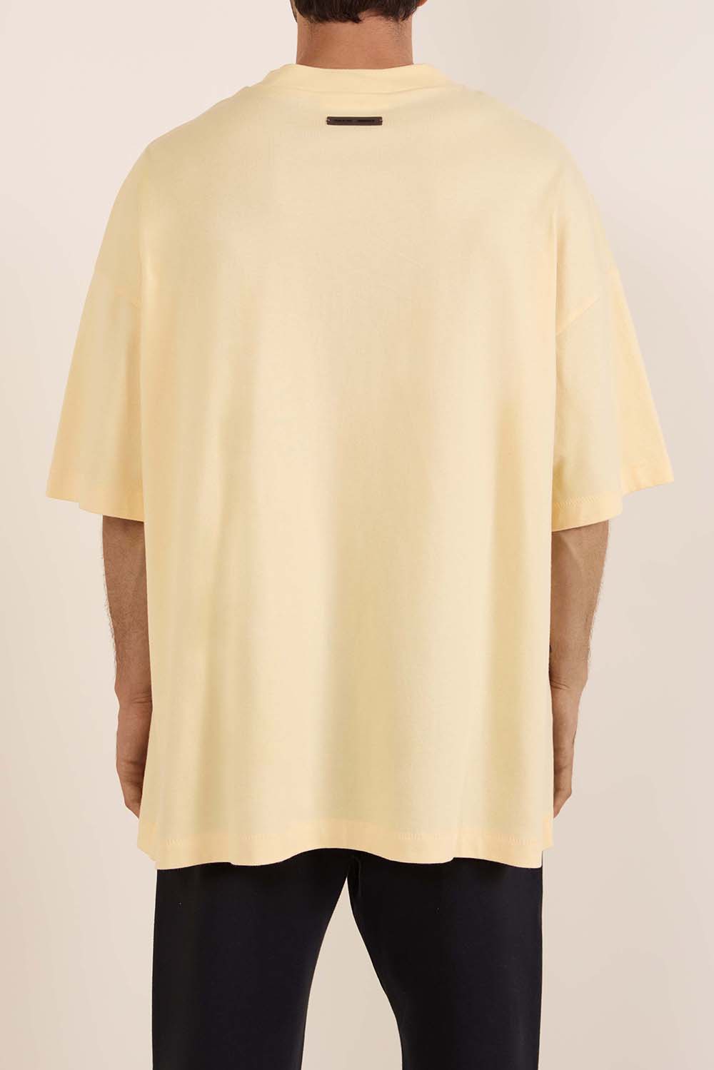 תמונת תקריב דוגמן של חולצת טי