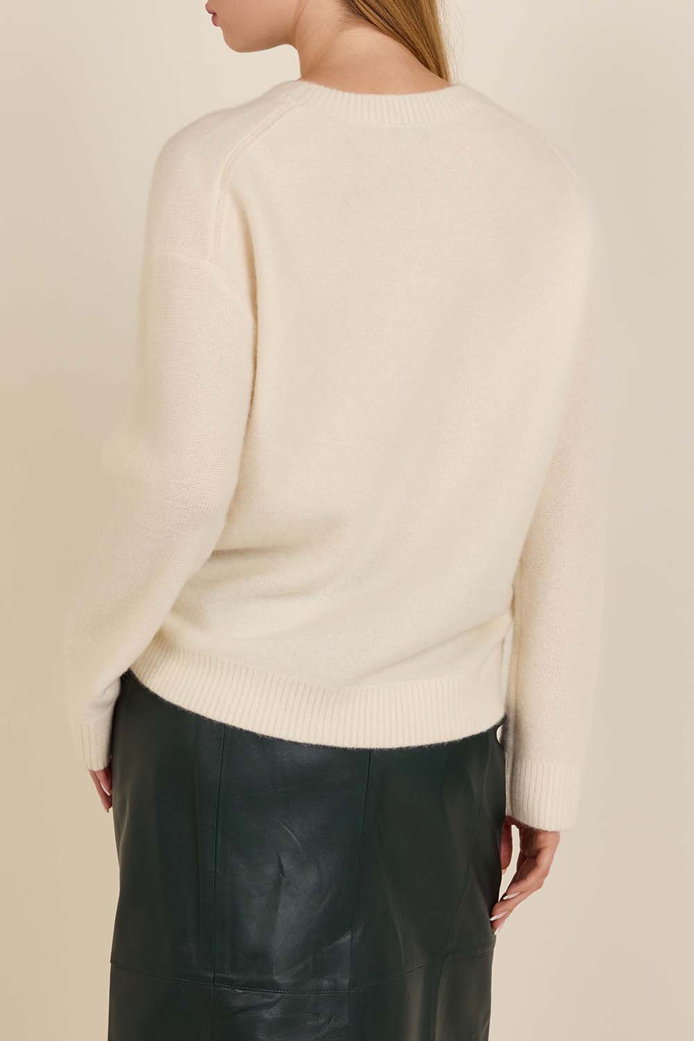 תמונת דוגמן אחורית של סריג קשמיר