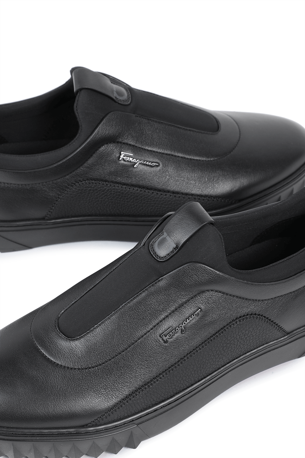 תמונת תקריב של Leather Sneakers in Black