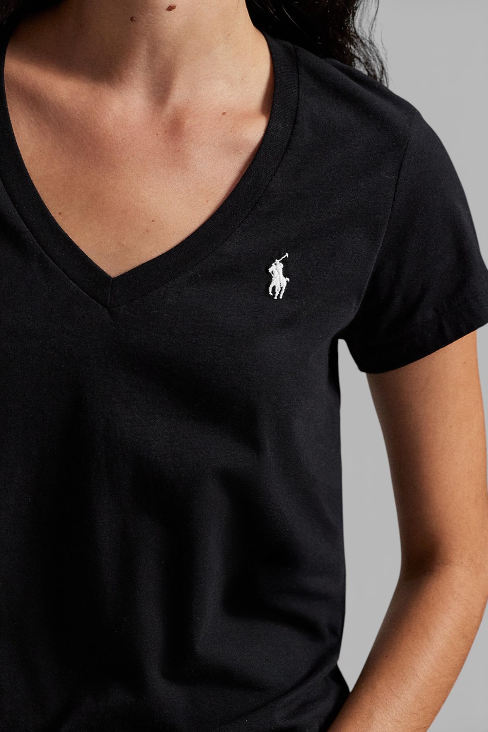 תמונת תקריב דוגמן של חולצת טי