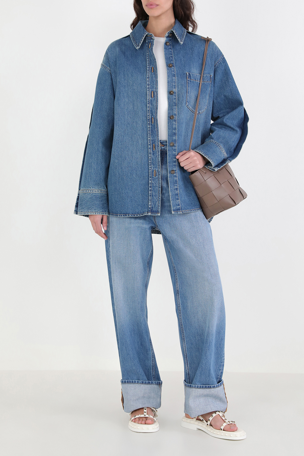 תמונת דוגמן קידמית של סנדלים