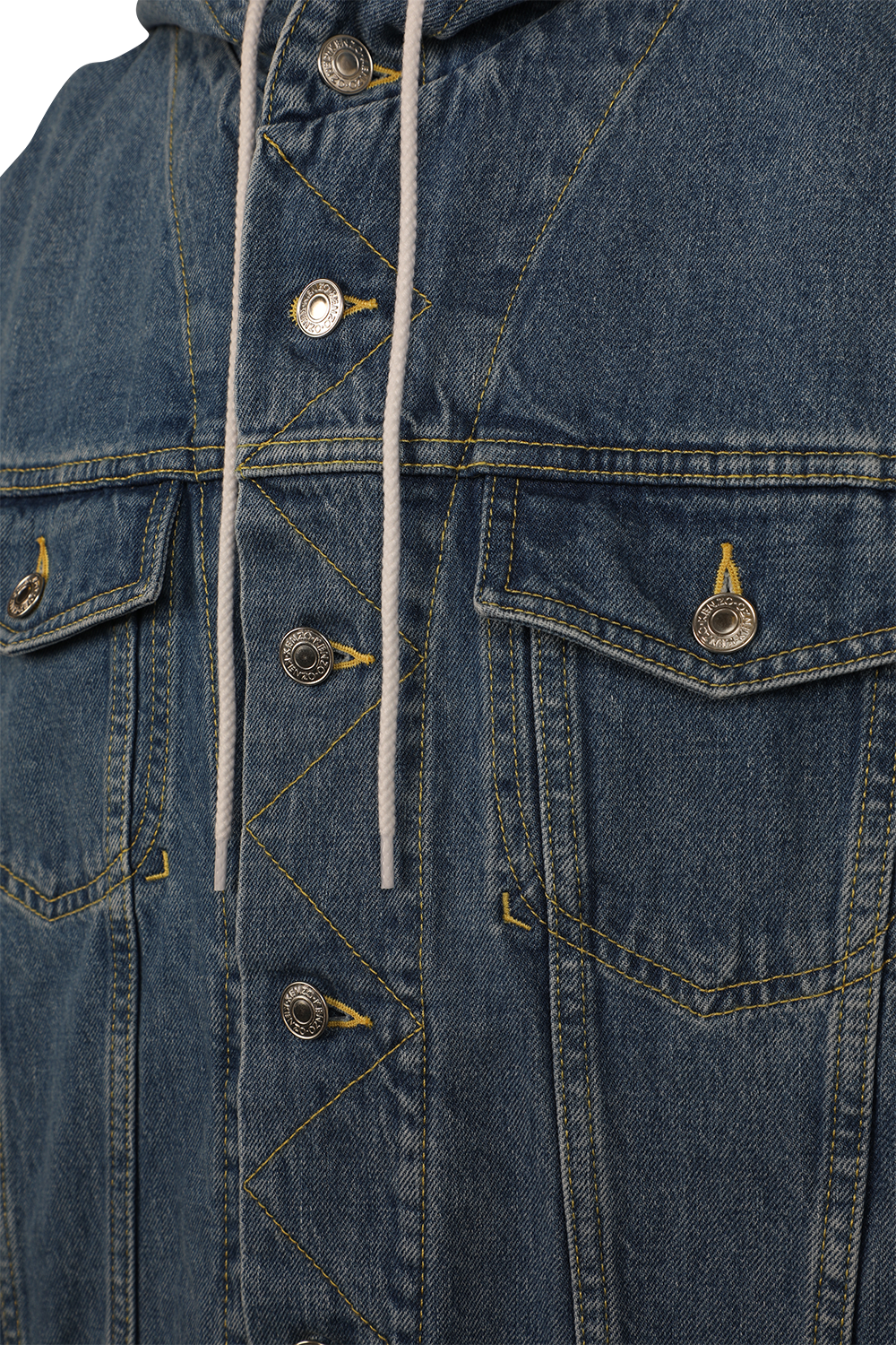 תמונה אחורית של ז'קט ג'ינס עם כובע ושרוכים