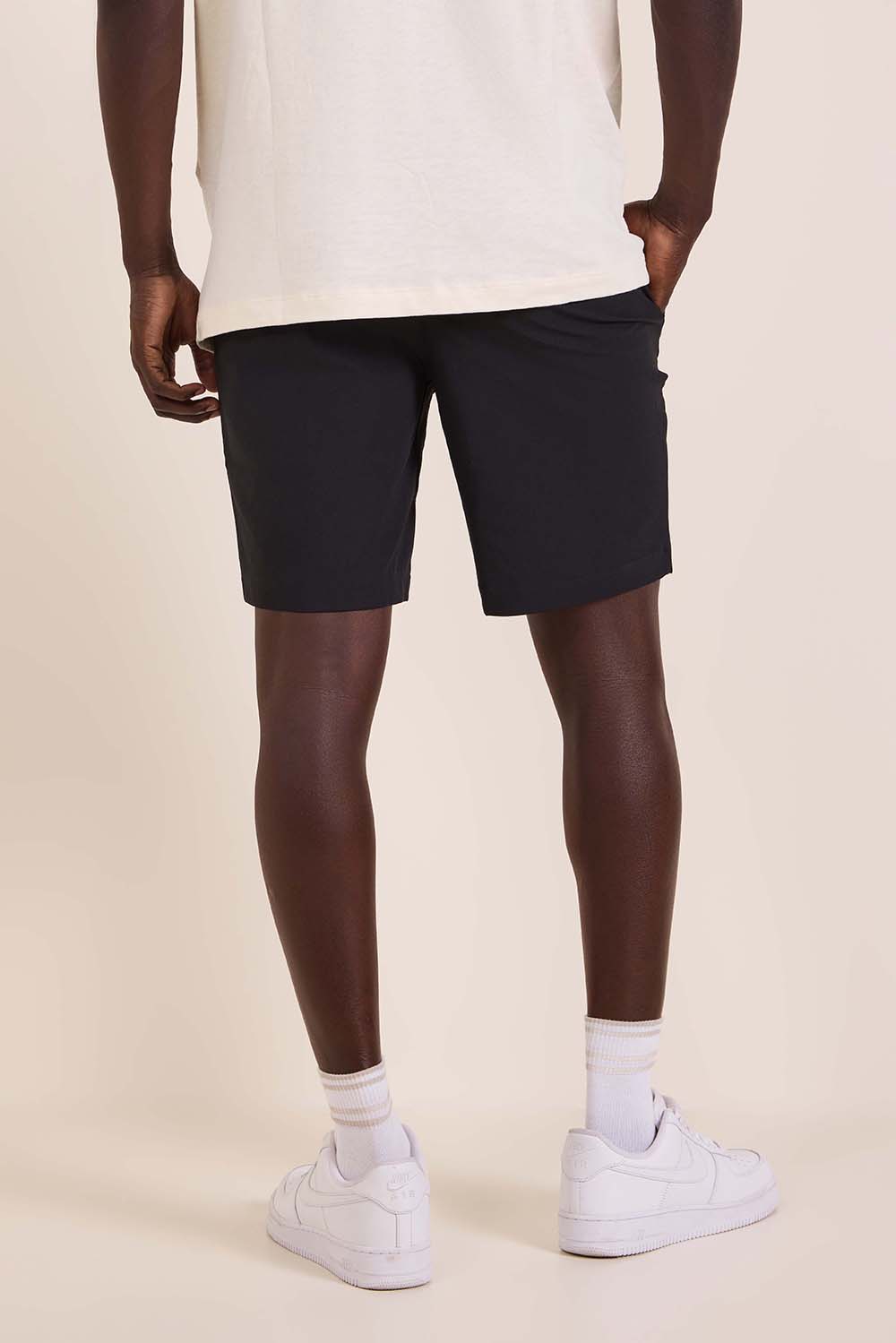 תמונת דוגמן אחורית של ABC CalssicFit Short 9 Warpstreme