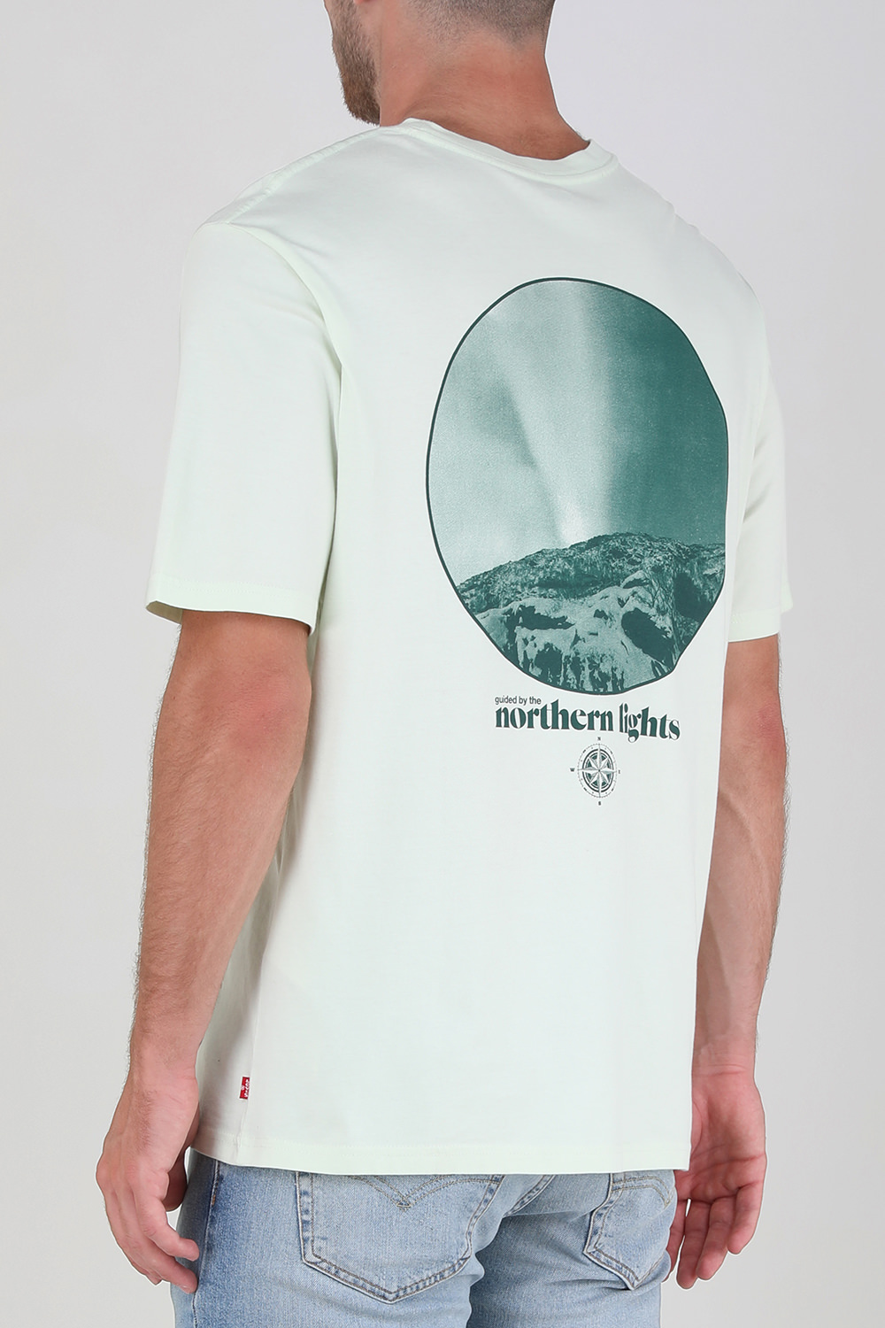 תמונת דוגמן אחורית של חולצת טי עם הדפס אורות הצפון