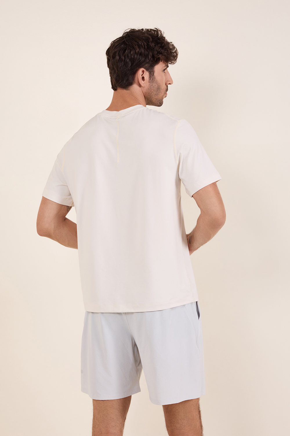 תמונת דוגמן אחורית של Soft Jersey Short Sleeve