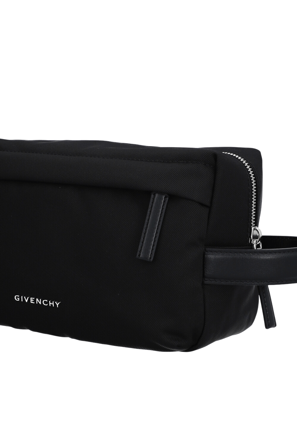 תמונת תקריב של תיק רחצה