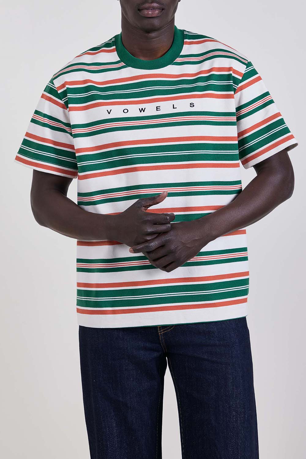 תמונת דוגמן קידמית של חולצת טי