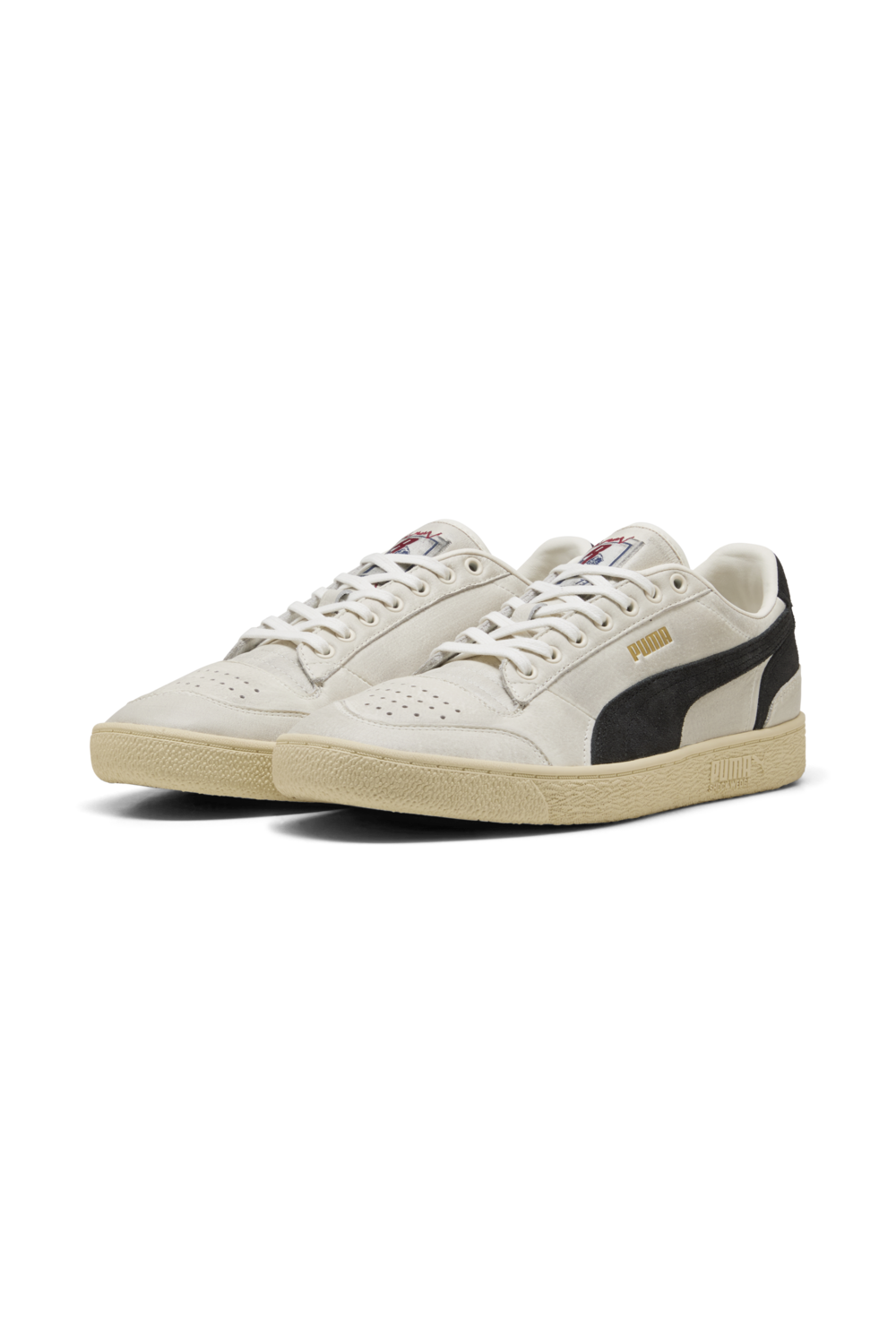 תמונת תקריב של נעלי סניקרס מג'סטי פומה X רפרזנט