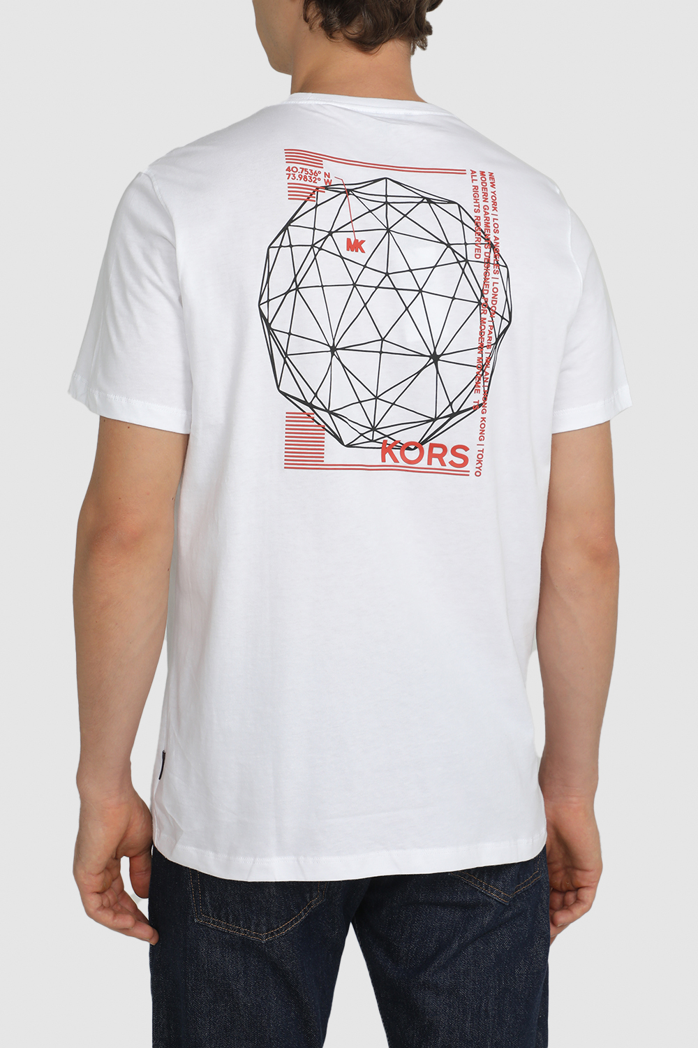 תמונת דוגמן אחורית של חולצת טי